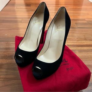 NWOT Christian Louboutin heels (Size 7.5)
